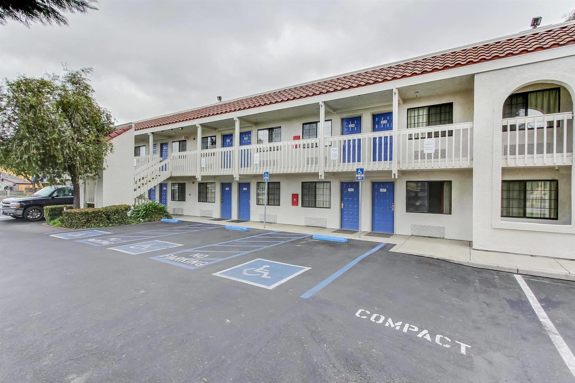 Motel 6-Salinas, Ca - North Monterey Area Εξωτερικό φωτογραφία