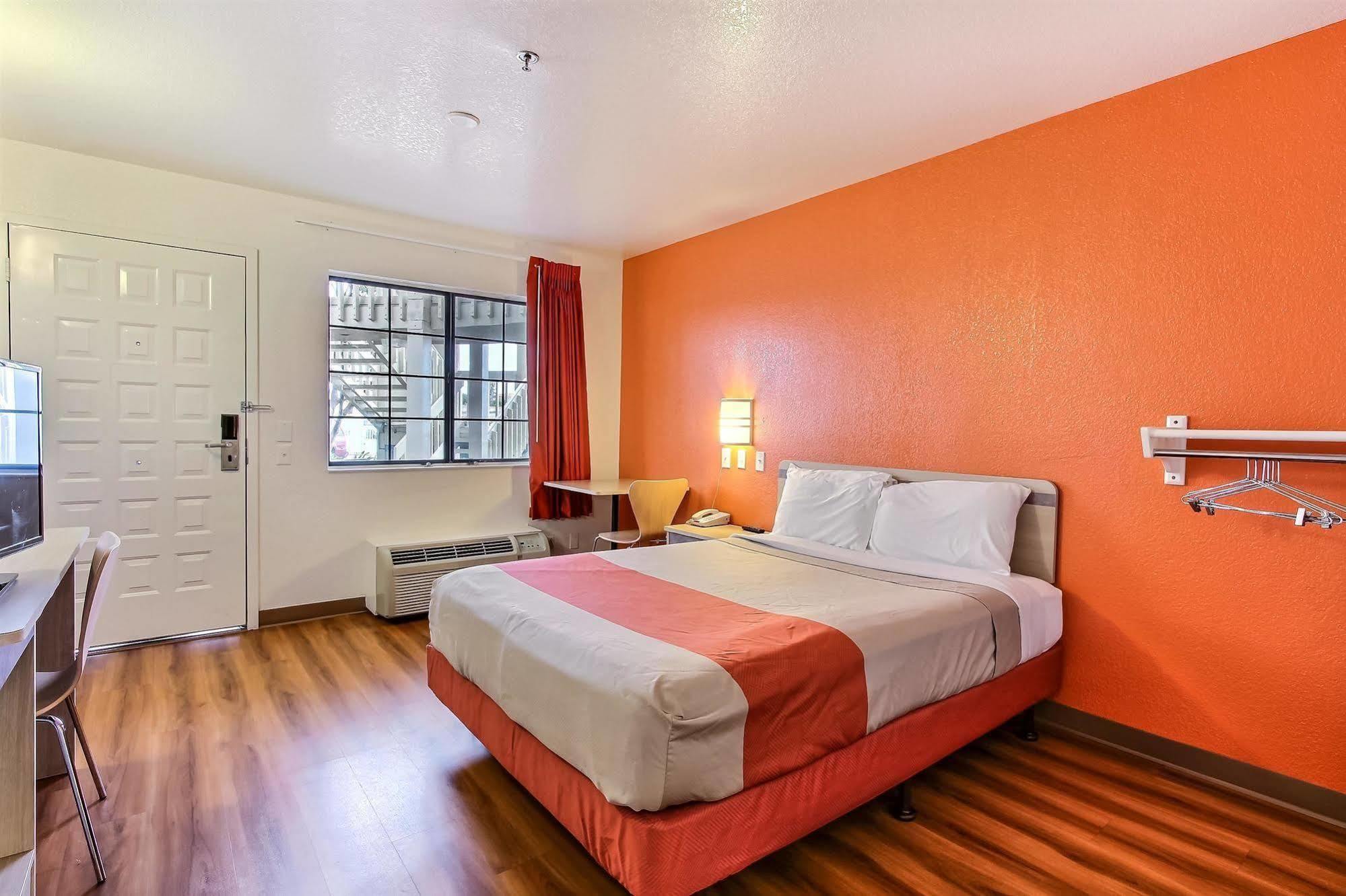 Motel 6-Salinas, Ca - North Monterey Area Εξωτερικό φωτογραφία